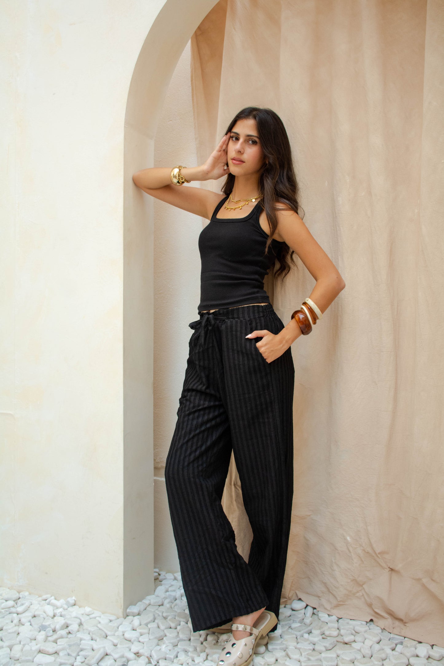 Textured Wide-Leg Pants – Black